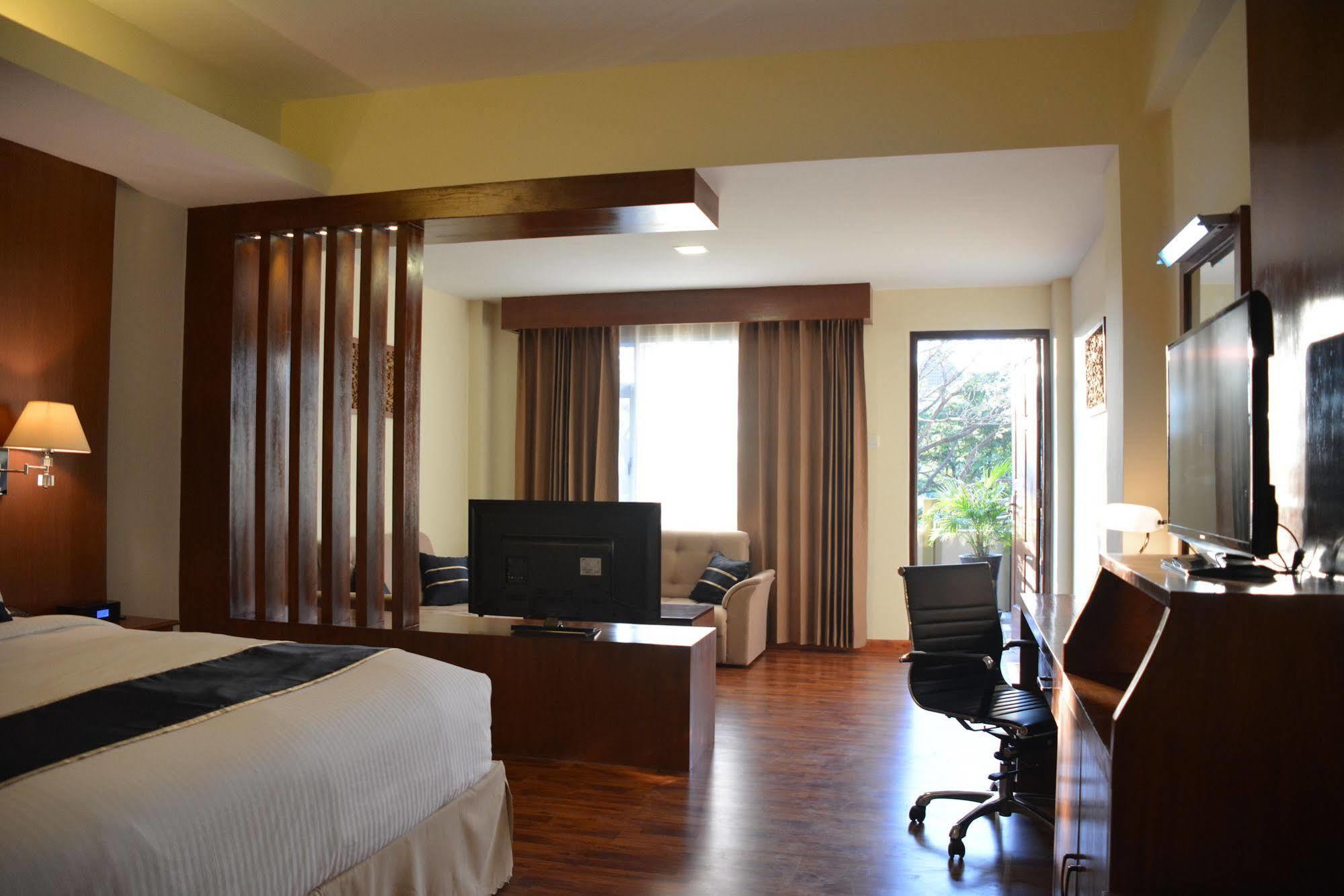 Eastern Palace Hotel Mandalay Exterior foto